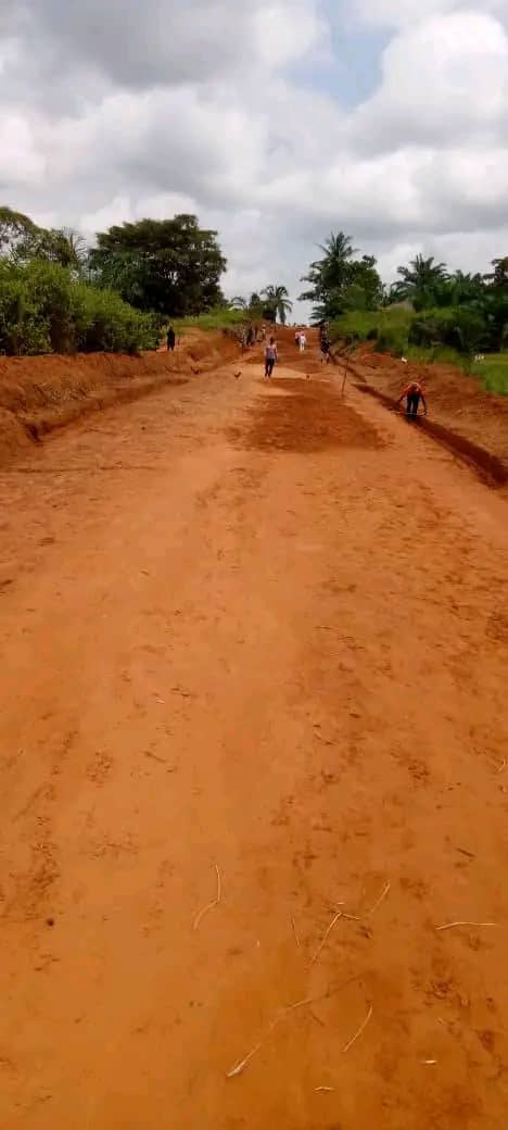 Programme  d’entretien des  routes de  desserte   agricole  (BBNTUMBA LUBUNGA) 